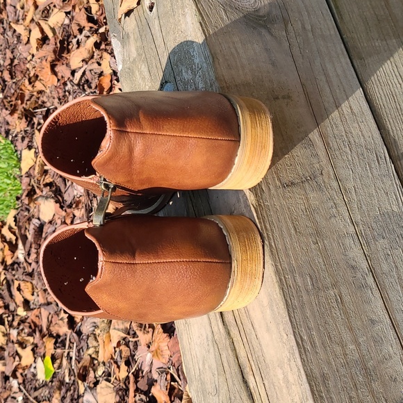 open toe brown bootie - Picture 2 of 4